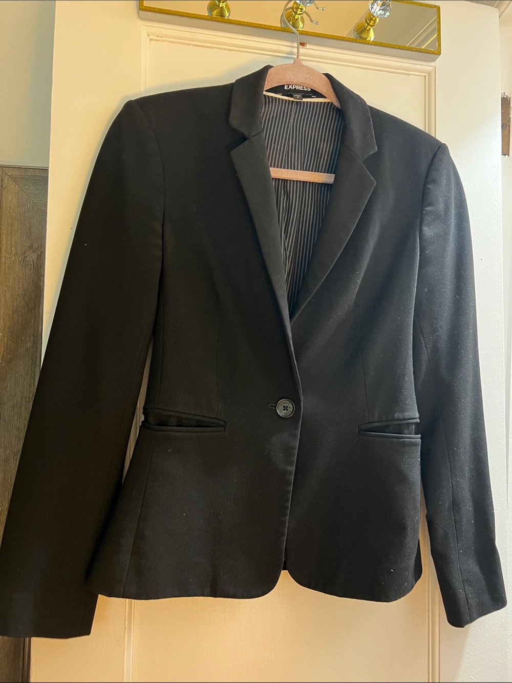 Express Women's Black Single-Button Notch Lapel Blazer